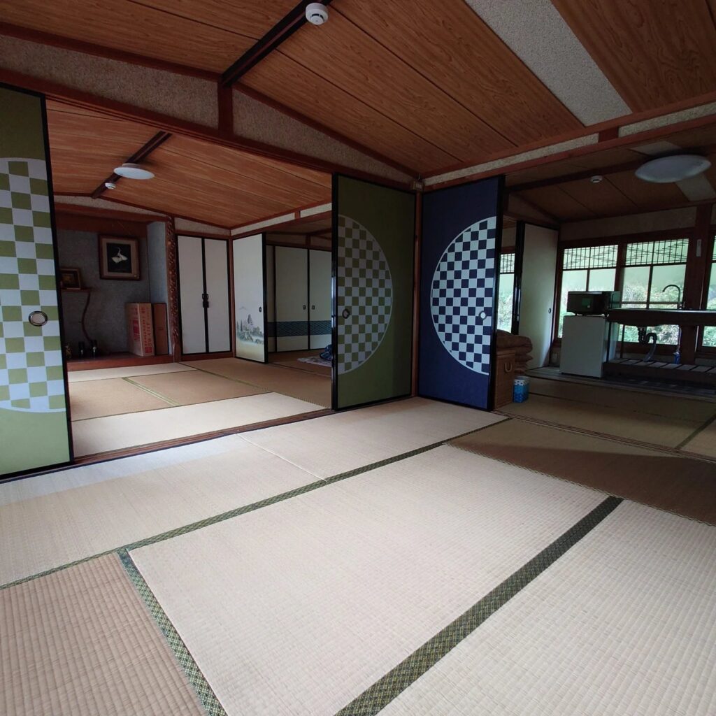 続き間の和室客室と襖の意匠
